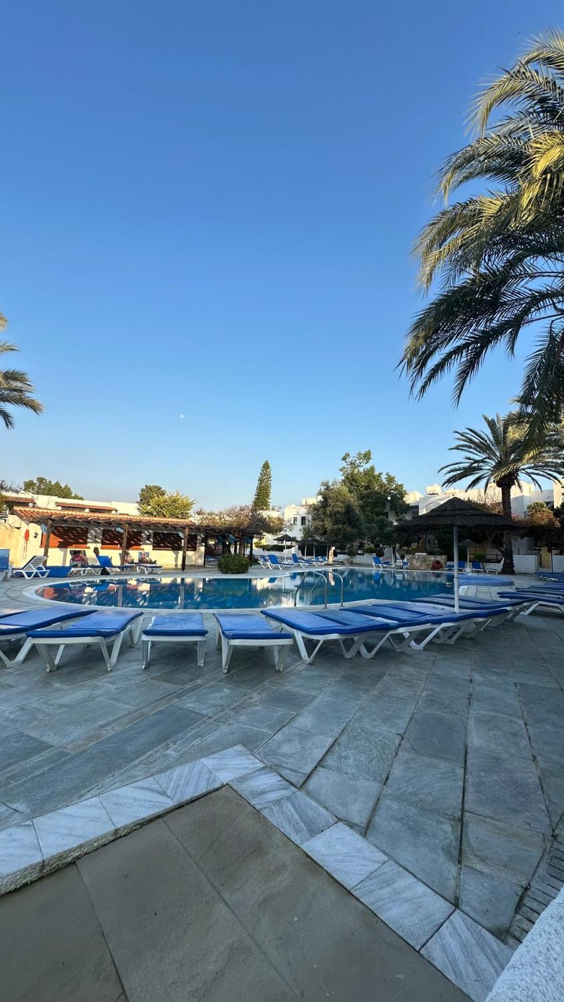 Paphos Gardens Studio Suite Екстериор снимка